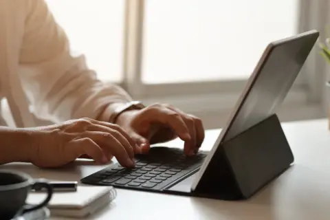 Ewolucja rozrywkowych platform internetowych – jak zmieniają się gry na żywo?